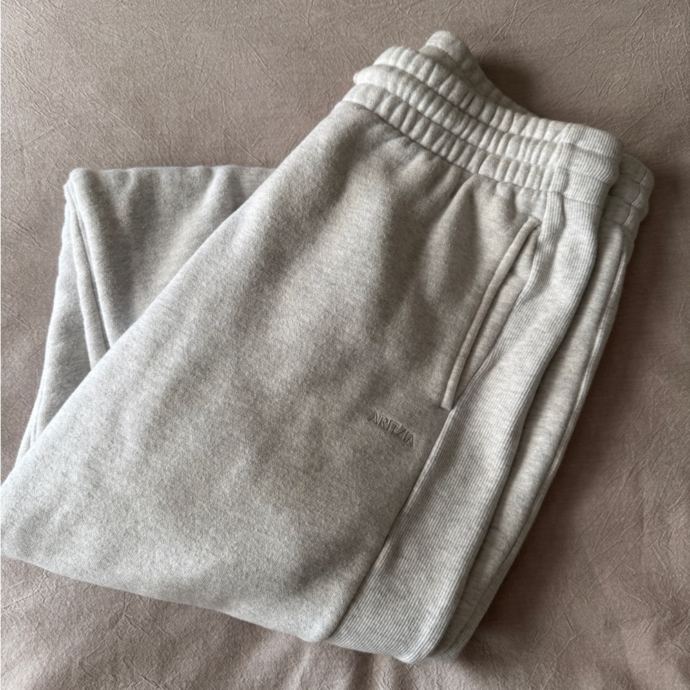 Aritzia Cozy Fleece Boyfriend Fit Sweatpants